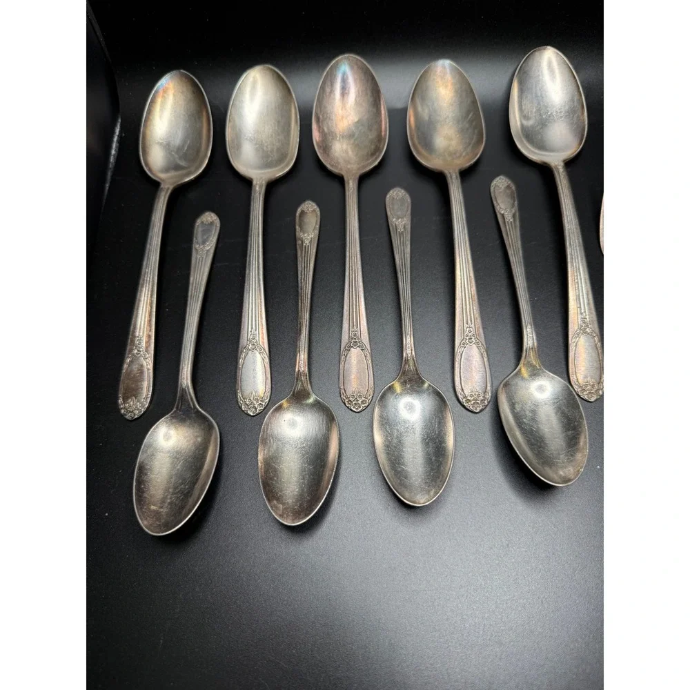 Vtg Rogers & Bro. Silverware Set Spoons Forks Elegant Floral‎ Design